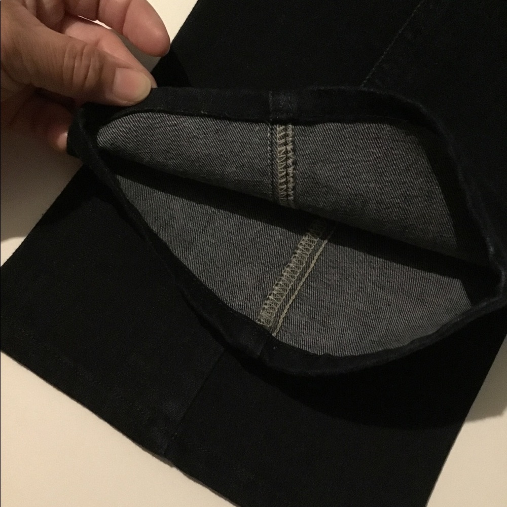 7 For All Mankind - Picture 15 of 16